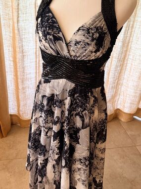 Niki Lavis Black and White One-Shoulder Floral Evening Dress
